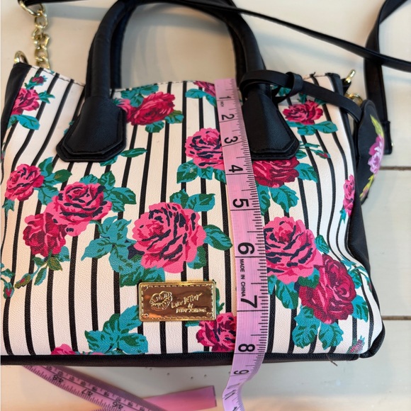 Luv Betsey Johnson Flower Satchel Crossbody Bag Black Striped 9x8x4/5 - Picture 11 of 16